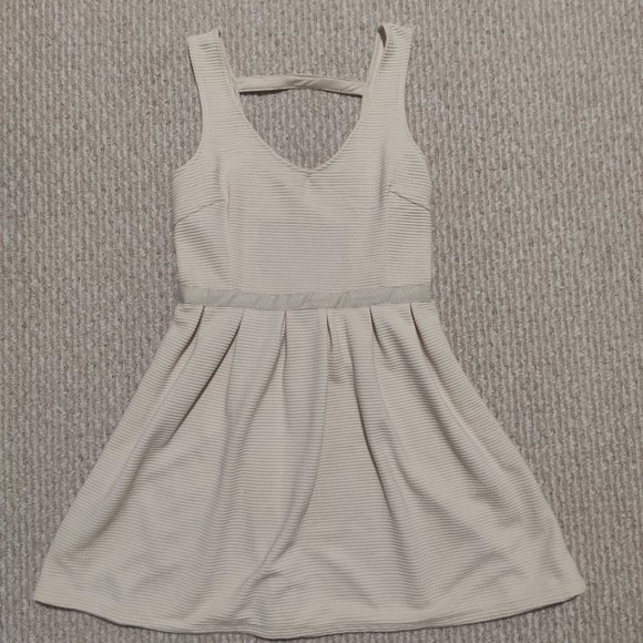 American Eagle Ivory Dress - Picture 1 of 3